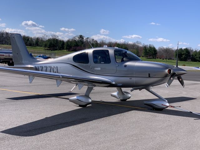 Cirrus SR-22 (N777CL)