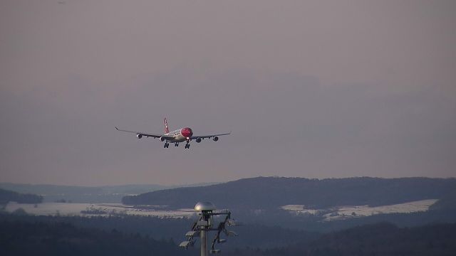 Airbus A340-300 (HB-JMD)