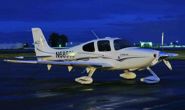 Cessna Skyhawk (N685CD)