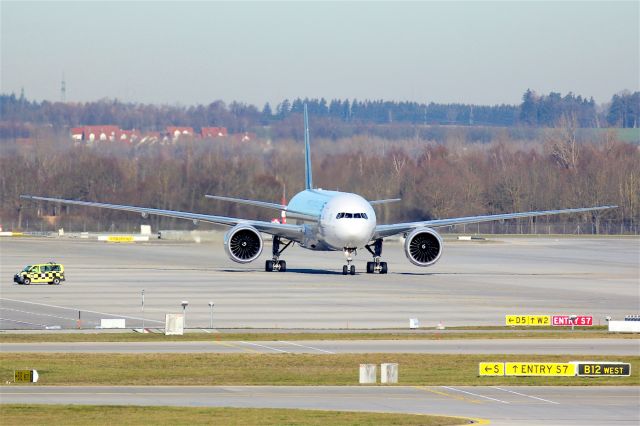 BOEING 777-300ER (9V-SWM)