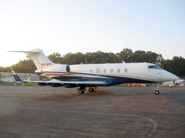 Bombardier Challenger 300 (N536FX) - Flexjet.