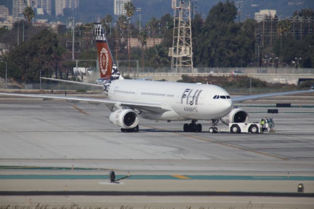 Airbus A330-200 (DQ-FJU)