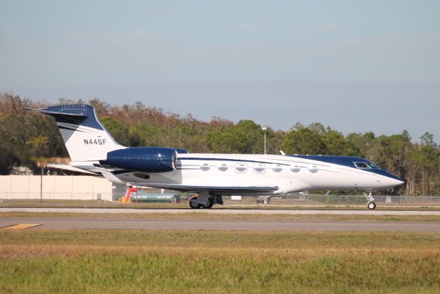 Gulfstream Aerospace Gulfstream G500 (N44SF) - Gulfstream 44SF arrives on Runway 6 at Southwest Florida International Airport  (12/19/24)