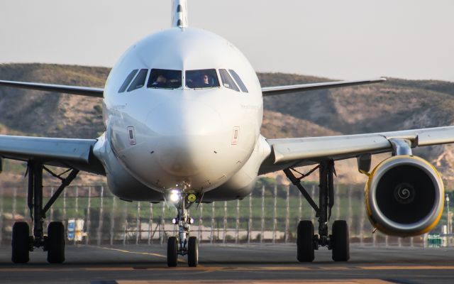 Airbus A320 (EC-MFM)