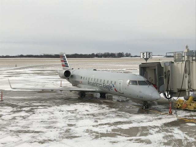 Canadair Regional Jet CRJ-200 (N909EV) - Departing for KORD from KBMI