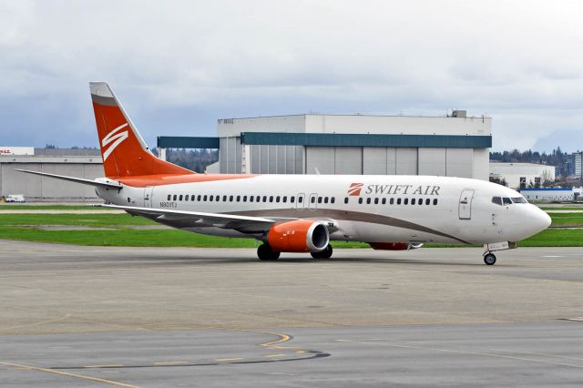 BOEING 737-400 (N801TJ)