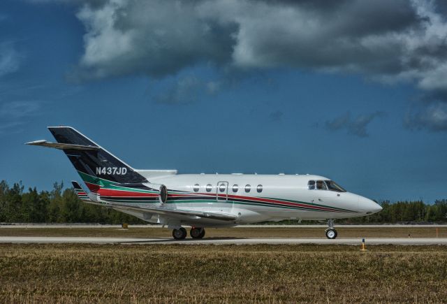 Hawker 1000 (N437JD)