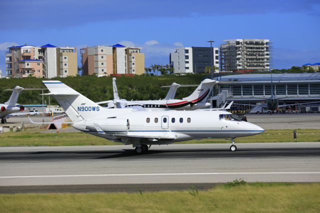 Hawker 800 (N900WS) - N900WS departing TNCM