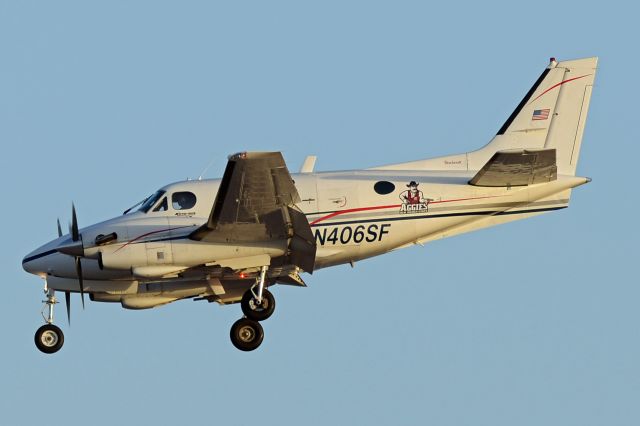 Beechcraft King Air 90 (N406SF)