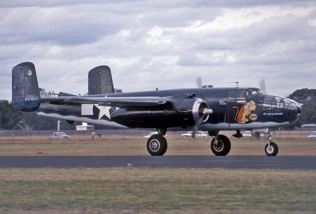 N8196H — - US NAVY - NORTH AMERICAN B-25J MITCHELL - REG N8196H (CN 44-86791) - MANGALORE AIRPORT VIC. AUSTRALIA - YMNG (22/4/1984)