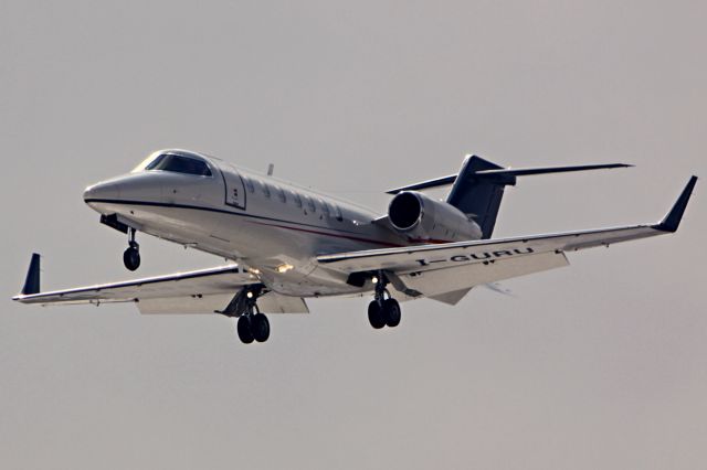Learjet 40 (I-GURU)