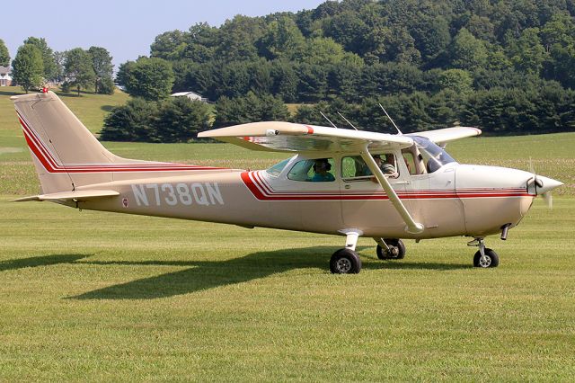 Cessna Skyhawk (N738QN)