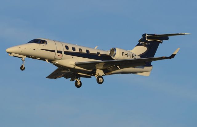 Embraer Phenom 300 (F-HIPE)