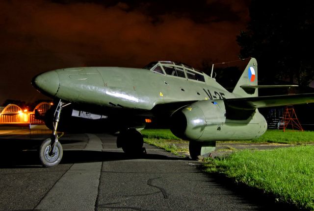 MESSERSCHMITT Me-262 Replica (V35) - Avia CS-92 Czech built Messerschmitt Me 262 B-1a Schwalbe,  Czechoslovak Air Force V-35 (June 2008)