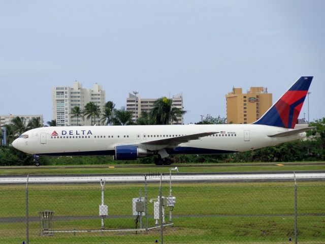 BOEING 767-300 (N136DL)