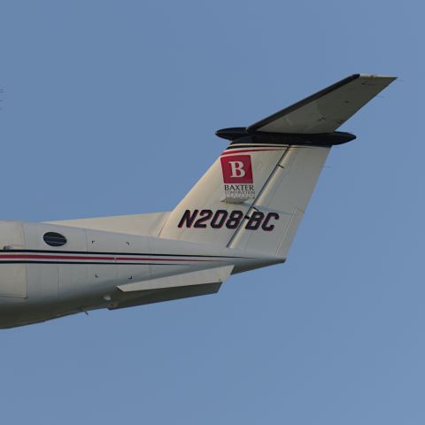 Beechcraft Super King Air 200 (N208BC) - LANDING AT KDSM 5.20.24 AT 7:55PM