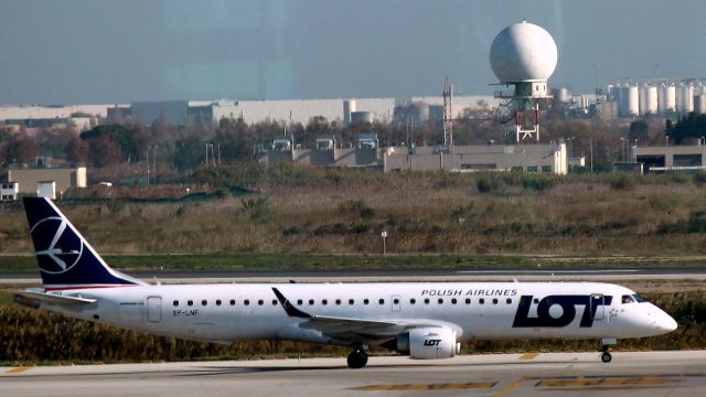 Embraer ERJ-190 (SP-LNF) - Barcelone, 7 décembre 2016