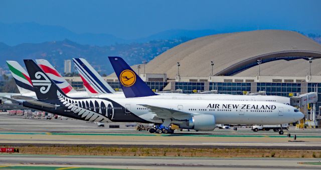 BOEING 777-300ER (ZK-OKR) - ZK-OKR Air New Zealand Boeing 777-319(ER) s/n 44546/1206 - Los Angeles International Airport (IATA: LAX, ICAO: KLAX, FAA LID: LAX)br /Photo: TDelCorobr /September 3, 2017