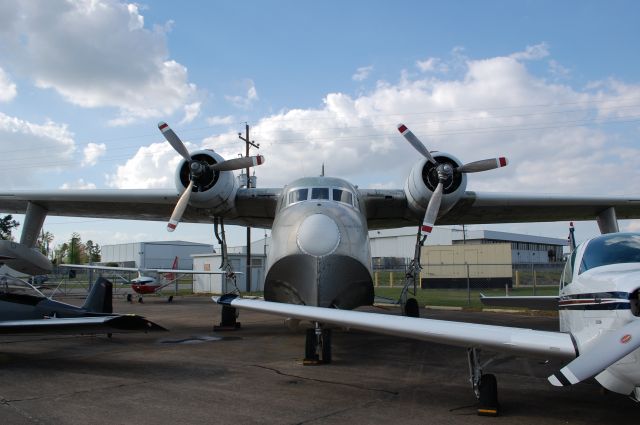 — — - Grumman HU-16 Albatross