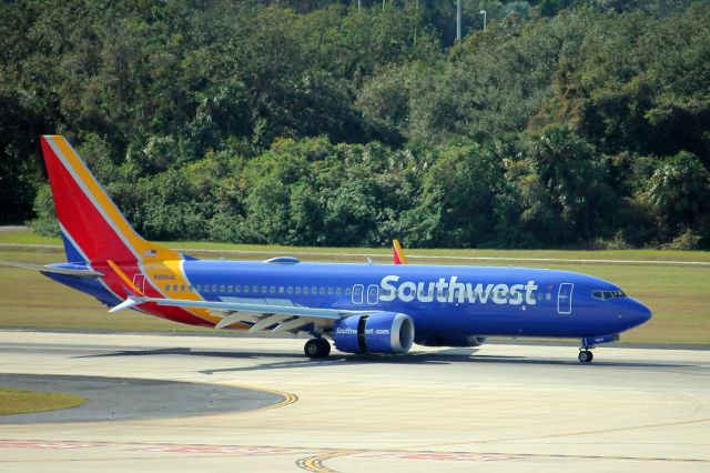 Boeing 737 MAX 8 (N8804L) - Southwest Flight 570 arrives on Runway 1L at Tampa International Airport following flight from Kansas City International Airport (1/1/25)