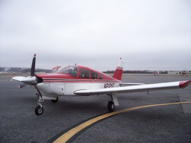 Piper Cherokee Arrow (N2125T)