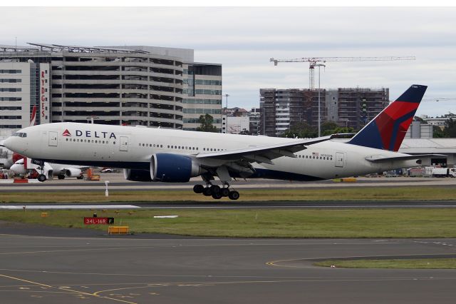 BOEING 777-200LR (N705DN) - on 5 December 2017