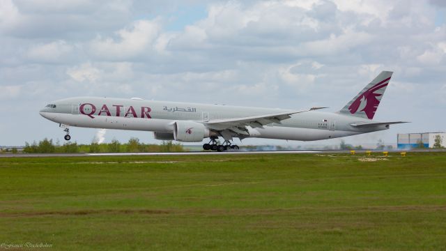 Boeing 777-200 (A7-BAC)