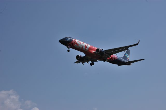 Embraer ERJ-190 (PR-AUQ)