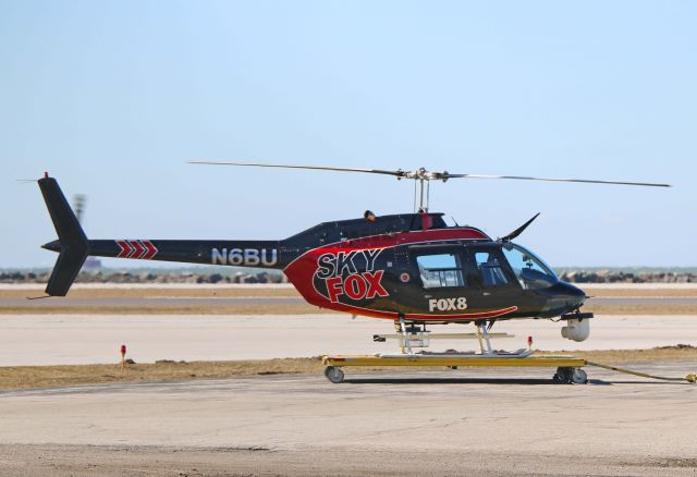 Bell JetRanger (N6BU) - A familiar sighting at KBKL. Sky Fox just touched down for a fuel stop on 26 Mar 2019.