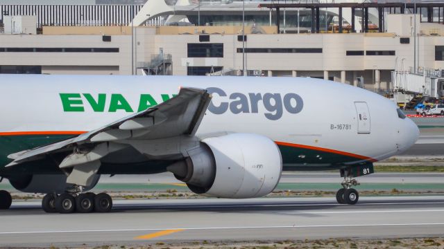 BOEING 777-200LR (B-16781)