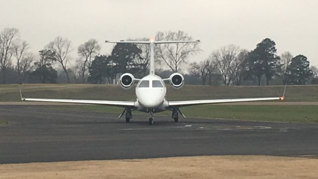 Embraer Phenom 300 (N960RT)