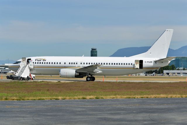 BOEING 737-400 (C-FLER)