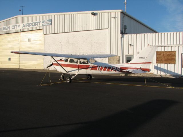 Cessna Skyhawk (N7772G) - at Queen City