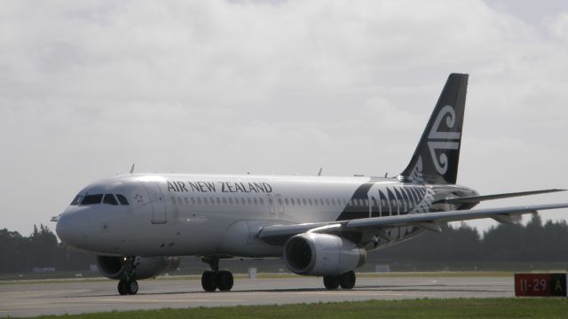 Airbus A320 (ZK-OJQ)