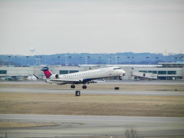 Canadair Regional Jet CRJ-900 (N181PQ)