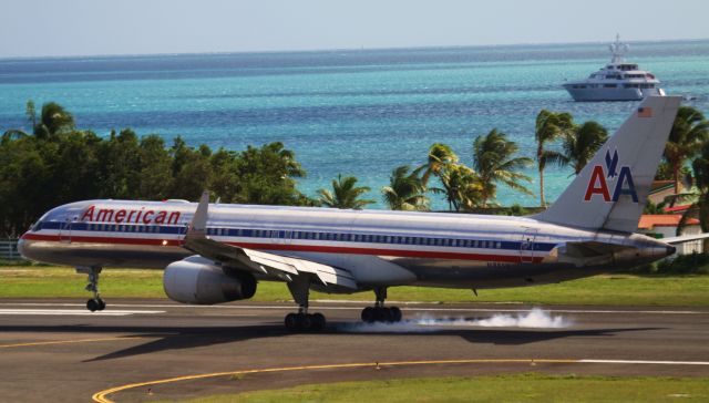 BOEING 767-200 (N188AN)
