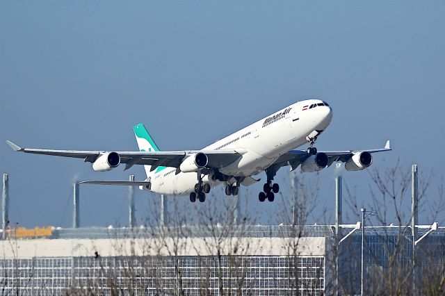 Airbus A340-600 (EP-MMB)