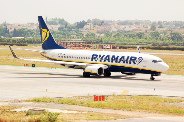 Boeing 737-700 (EI-EFL)