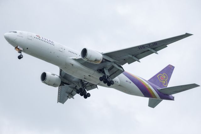 Boeing 777-200 (HS-TJR) - Landing at Suvarnabhumi Airport on 20/05/2024