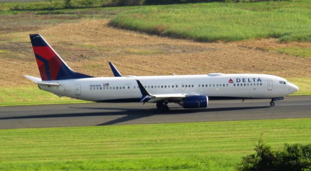 Boeing 737-900 (N883DN)
