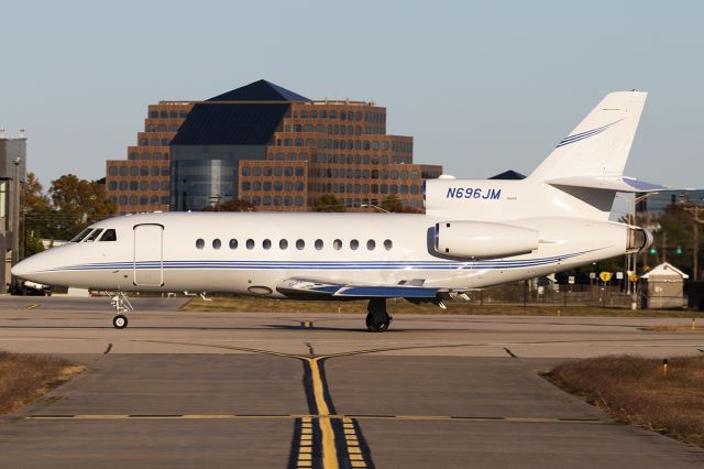 Dassault Falcon 900 (N696JM)