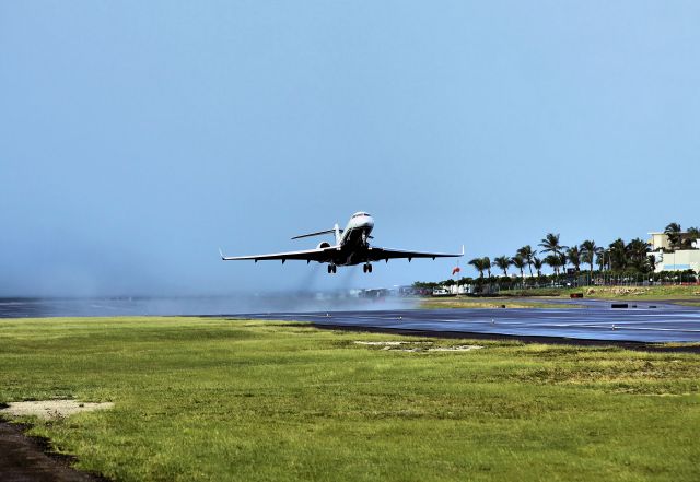 Bombardier Global Express (N711LS)