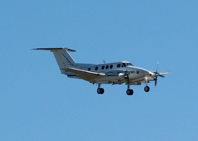 Beechcraft King Air F90 (N246CA) - Landing at Shreveport Regional.