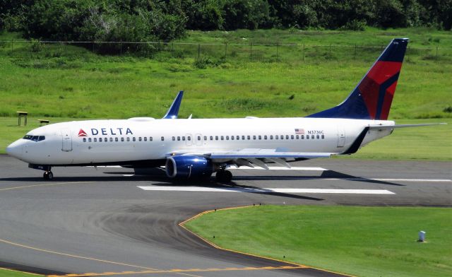 Boeing 737-800 (N3736C)