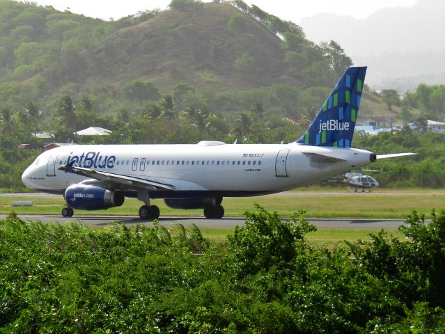 Airbus A320 (N537JT)