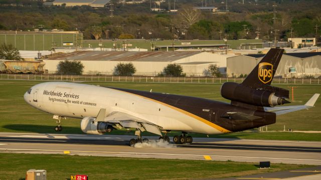 Boeing MD-11 (N258UP) - Runway 4 arrivalbr /3/13/18