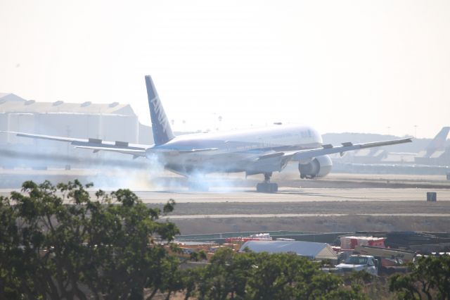 BOEING 777-300ER (JA796A)