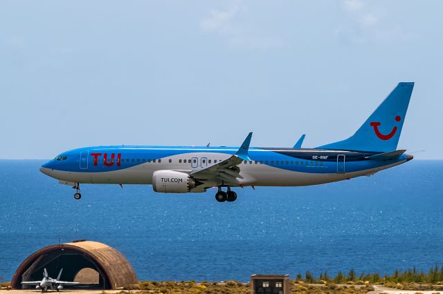 Boeing 737 MAX 8 (SE-RNF)