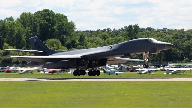 Rockwell Lancer (AFR86126) - Dyess AFB B-1B arrives at Oshkosh 2017.