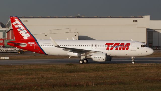 Airbus A320 (D-AVVI) - an all-new TAM Airbus - Made in Germany